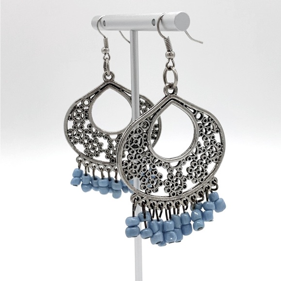 A super-pretty pair of earrings! - Picture 2 of 5